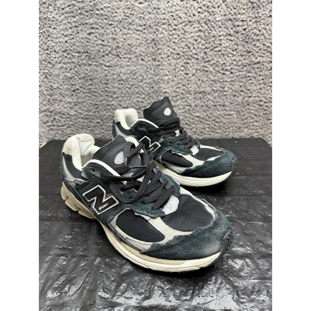 New Balance 2002R Protection Pack Black/Grey Sneakers M2002RDJ Mens Size 9.5 US